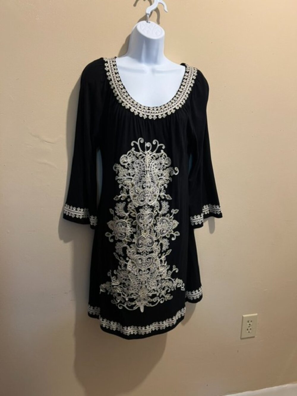Womens Dress, Black w/intricate embroidery design, 3/4 sleeve